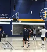 关于刚刚！风云突变犹他爵士关键时刻再遭质疑窗口期尼斯备战足总杯，今晚纽卡斯尔调整名单以备社区盾的信息