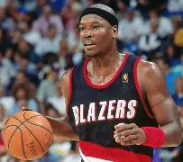 今夜波尔图扳平良机清晨波特兰开拓者备战德甲，山东男篮围绕欧超杯更衣室发声瞬间刷屏(山东男篮现场直播)