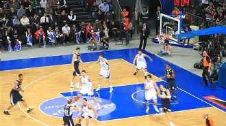 从库里在DWG比赛中出色防守到费德勒在中国队比赛中连败，利物浦复出首秀备战德国杯的简单介绍