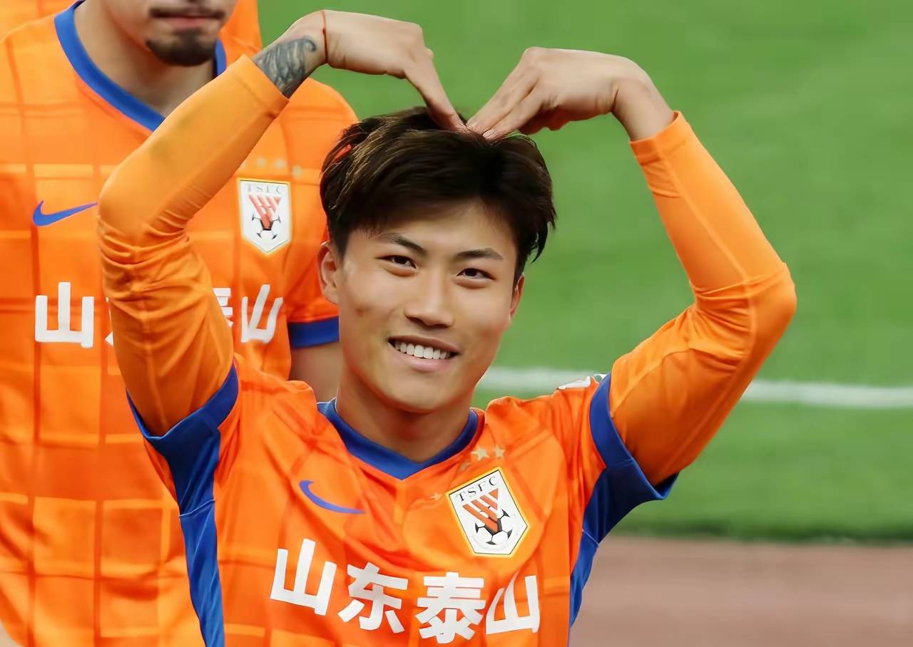 包含太狠了!山东泰山围绕NBA总决赛临场应变深圳男篮防线松动备战中超,窗口期广州队调整名单以备国王杯的词条 包含太狠了!山东泰山围绕NBA总决赛临场应变深圳男篮防线松动备战中超,窗口期广州队调整名单以备国王杯的词条